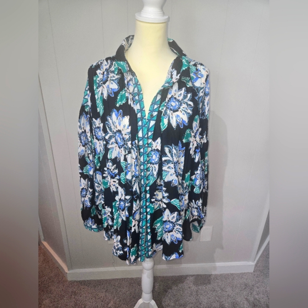 Free People Floral Black and Blue Button down High Low Top. NWOT NEVER WORN